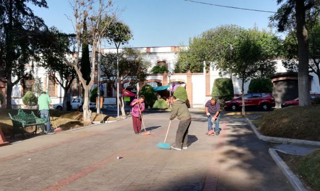 «Amigas de Yoli» y personal de confianza realizan labores de limpieza