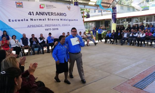 Festeja Escuela Normal de la Sierra Hidalguense su aniversario 41