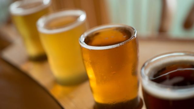 Levantamiento de restricciones para venta de alcohol ayudará a reactivación del sector restaurantero