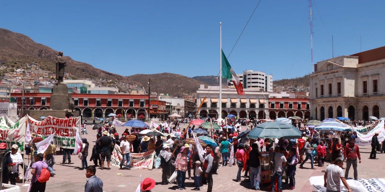 Antorcha Campesina instala plantón en Plaza Juárez,