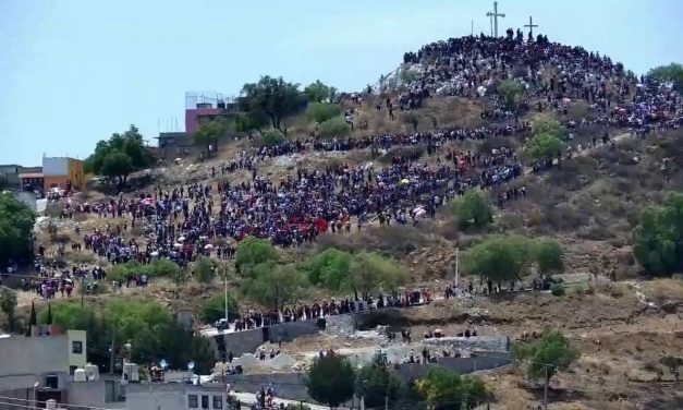 Saldo blanco en viacrucis de Pachuca