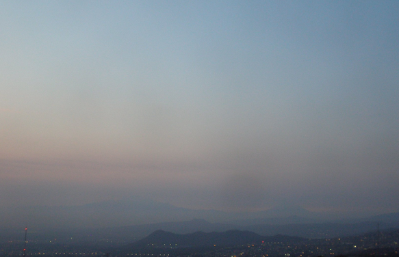 Ciudadanos extreman precauciones ante contingencia ambiental