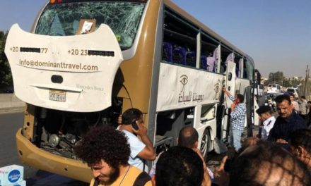 Ataque a autobús en Egipto deja 17 lesionados
