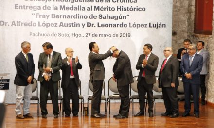 Omar Fayad Meneses entregó la Medalla al Mérito Histórico
