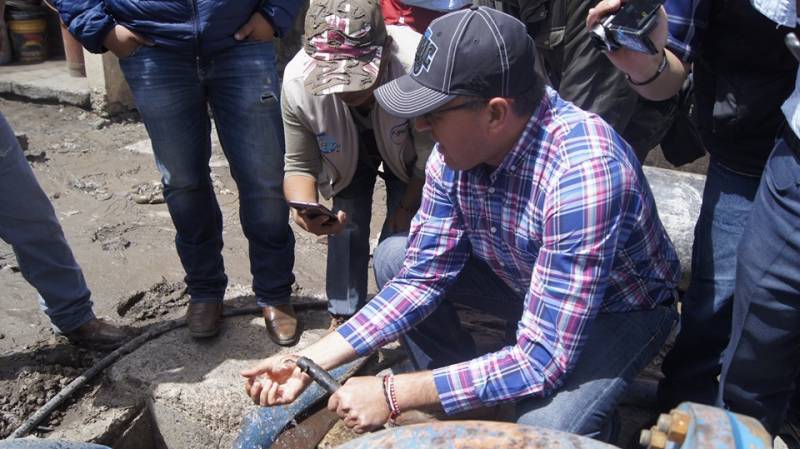 Alcalde de Tepeapulco firma acuerdos para mejorar suministro de agua