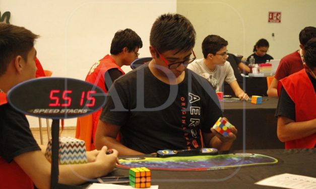 Imponen dos nuevos récords nacionales en Torneo de Cubo de Rubik