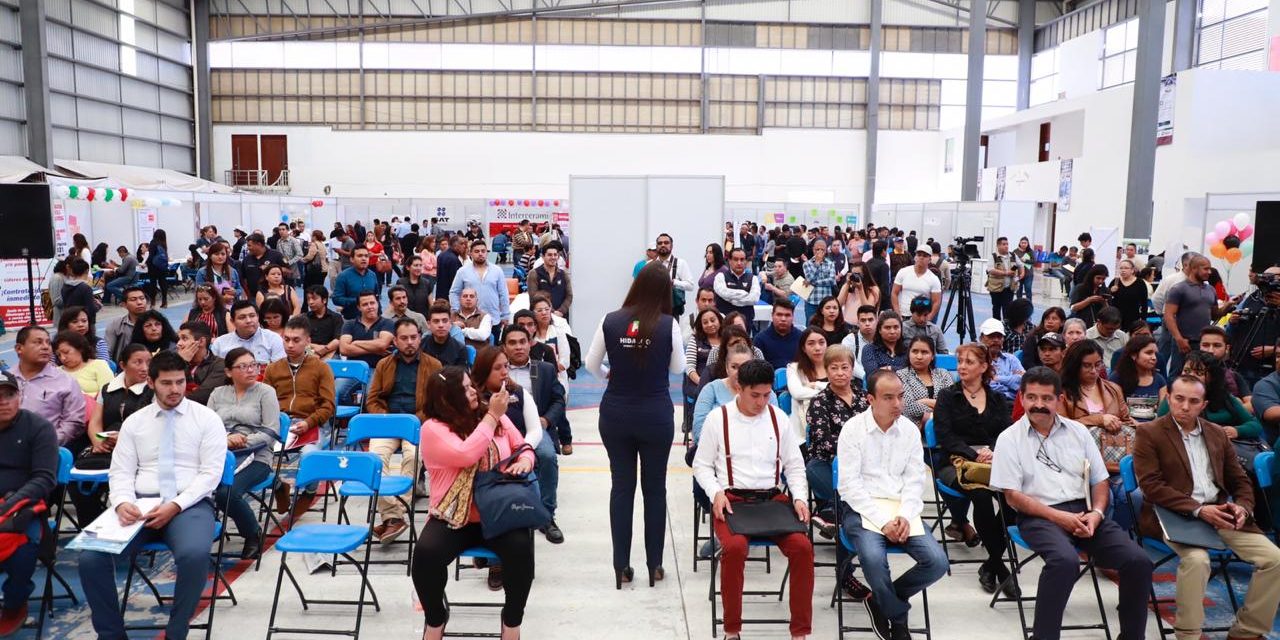 Ofrecieron 470 empleos en Feria del Empleo de Mineral de la Reforma