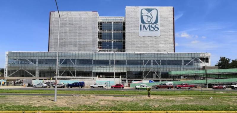 Hospital de Especialidades del IMSS presenta retraso de un año