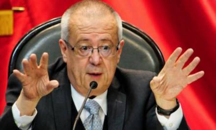 Carlos Urzúa renuncia a Secretaría de Hacienda