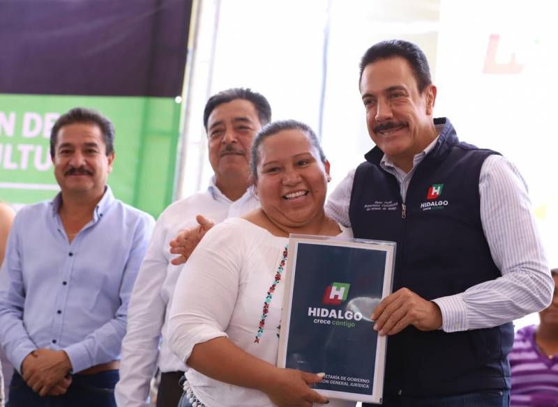 Reciben certeza jurídica patrimonial 145 familias de Tezontepec