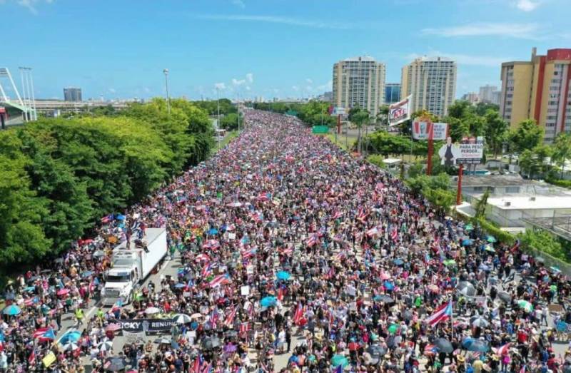 Protestas en Puerto Rico no paran; piden renuncia de gobernador Rosselló