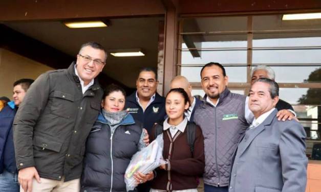 Inauguran aula en secundaria técnica de Tepeapulco