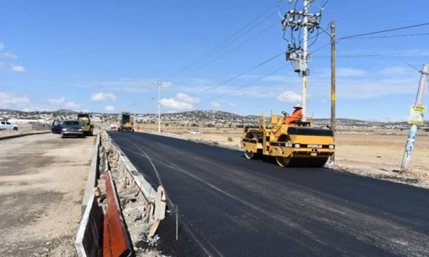 Acceso a Acayuca obra trascendente de Tercer Informe de Gobierno