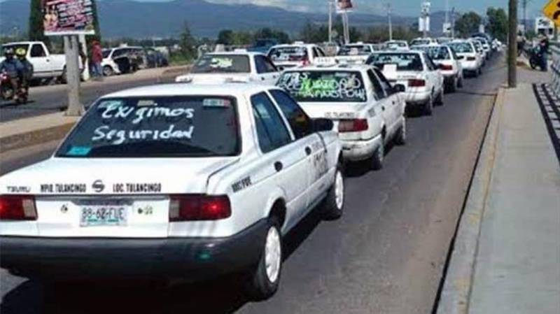 Denuncian constantes robos de taxis en Tulancingo