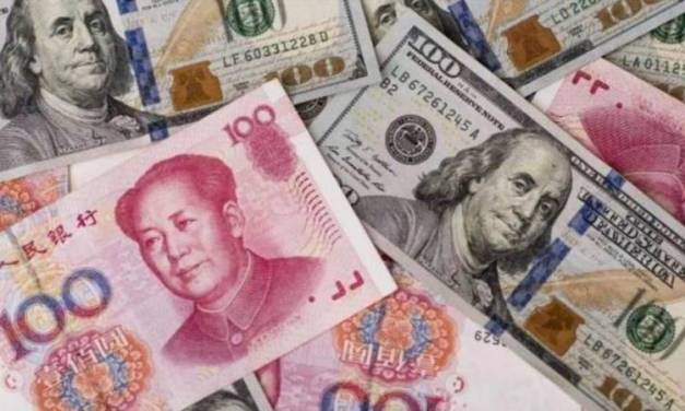 China devalúa su moneda tras anuncios arancelarios de Trump