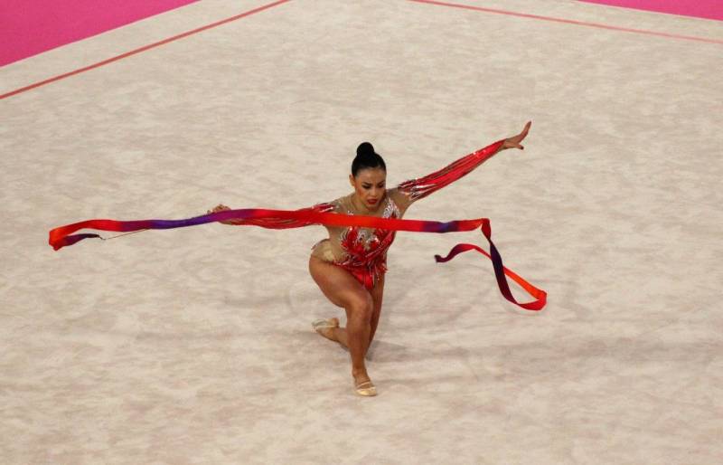 Karla Díaz gana medalla de bronce en cinta de gimnasia rítmica