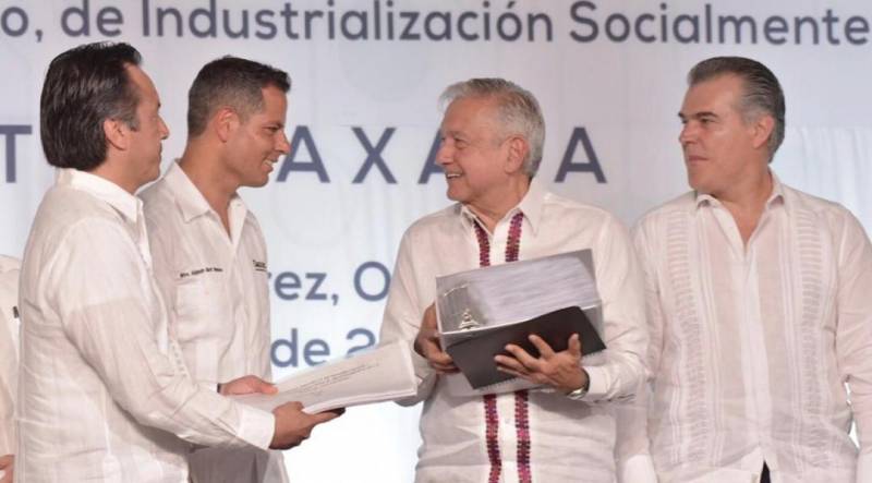 Firman Pacto Oaxaca para detonar economía en región sur-sureste del país