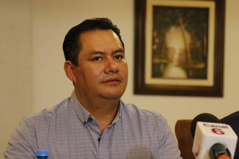 Lamenta Asael Hernández postura de diputados de sesionar en el pleno