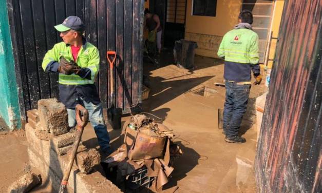 Tras lluvias, Obras públicas realiza limpieza en calles y casas de Pachuca