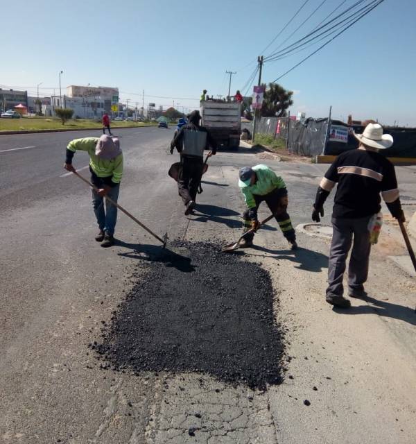 Bachea Obras Públicas estatal bulevar Santa Catarina