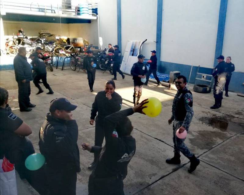 Policías de Santiago Tulantepec se capacitan en proximidad social
