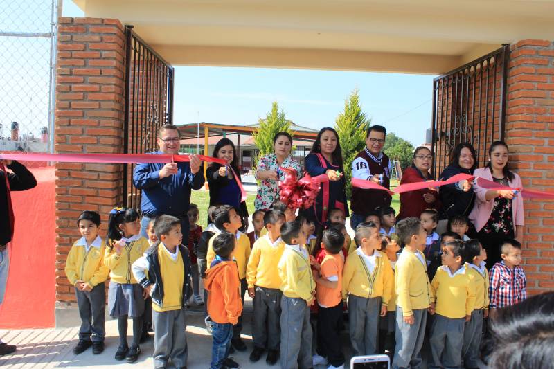 Mejoran espacios educativos en Villa de Tezontepec