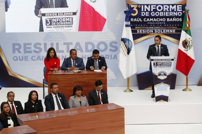Rinde Raúl Camacho tercer informe de gobierno