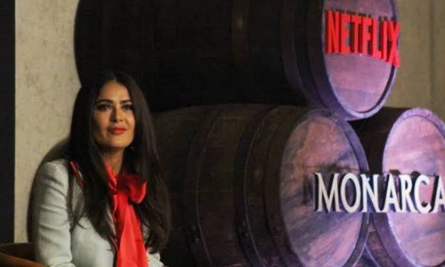 Salma Hayek presenta Monarca, serie producida por ella