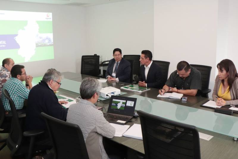 Entrega Benjamín Rico agenda para atender problema ambiental de región de Tula