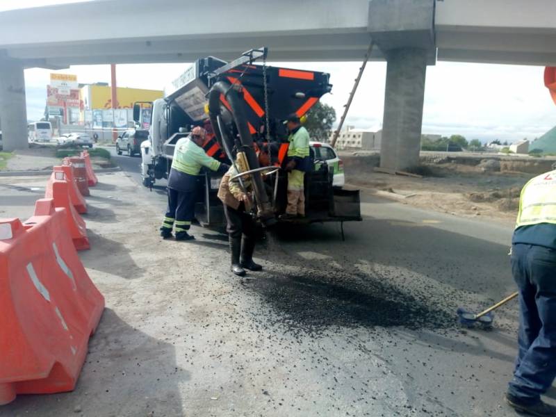 SOPOT realiza trabajos de mantenimiento vial en bulevares de Pachuca