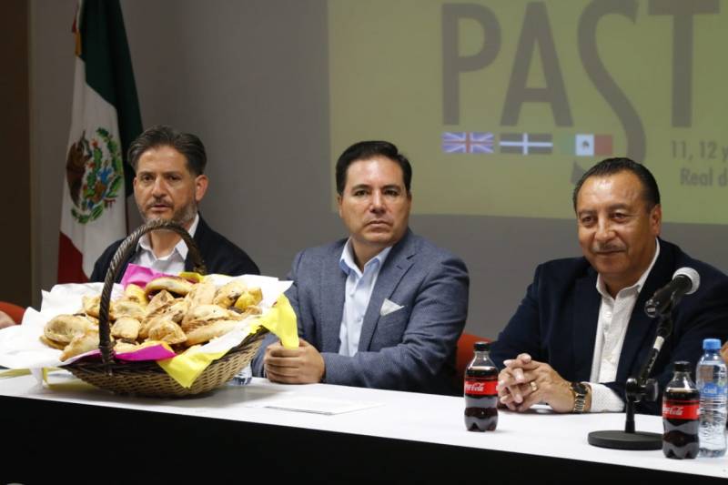 Nueve casas pasteras elaborarán el paste más grande de México
