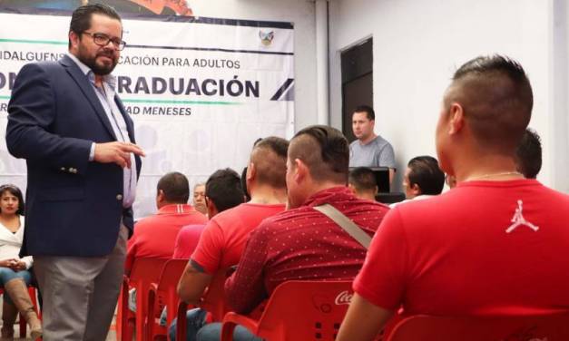 Personas en reclusión en el Cereso de Tula reciben certificados de educación básica