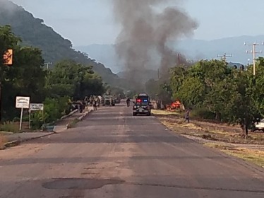 Emboscada a policías en Aguililla Michoacán deja al menos 14 muertos