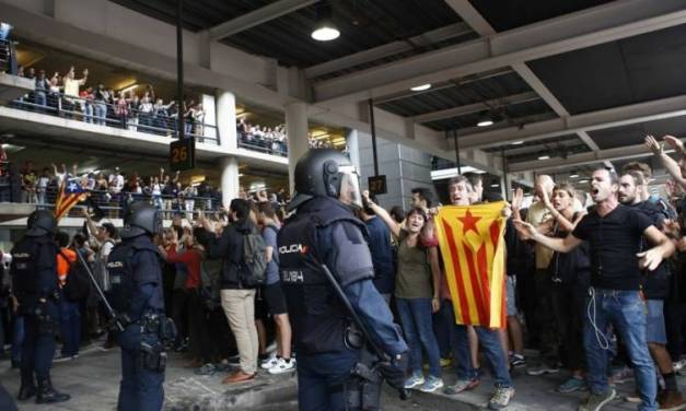 Protestas en aeropuerto de Barcelona causa cancelación de vuelos