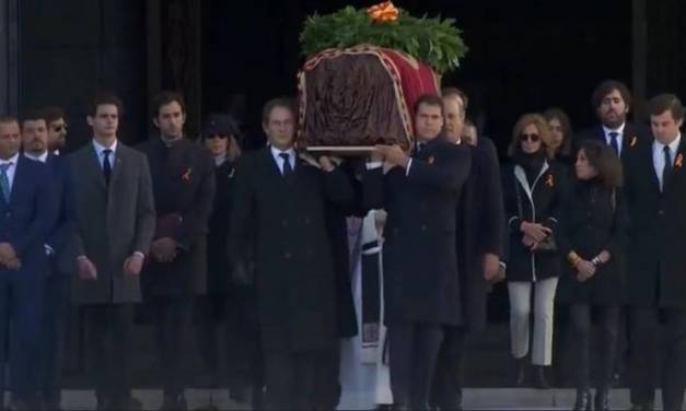 Exhuman cuerpo del dictador Francisco Franco