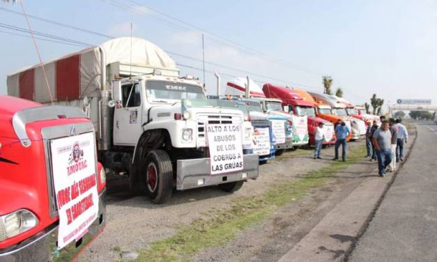 Transportistas se manifiestan en diversos puntos
