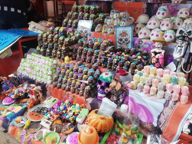 Pachuca se inunda de colores y aromas por festividades de Día de Muertos