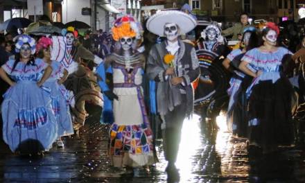 Espectacular Desfile de Catrinas en Pachuca