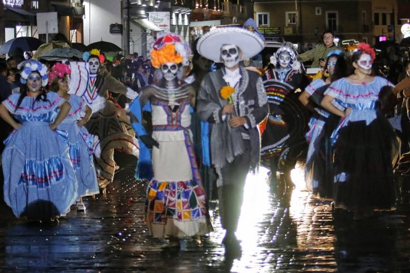 Espectacular Desfile de Catrinas en Pachuca