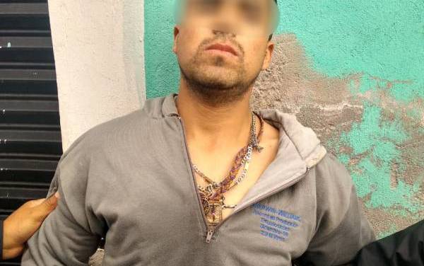 Ciudadanos capturan a presunto ladrón que opera en la zona centro de Pachuca