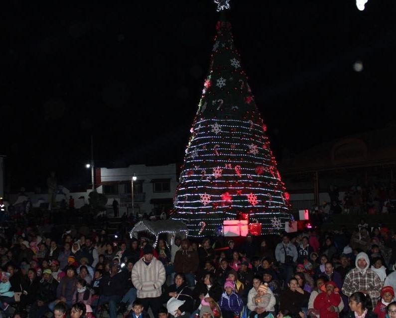 Inicia la Navidad en Santiago Tulantepec