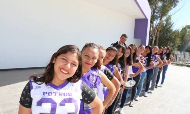 Equipo femenil de tochito bandera de la UPP son campeonas de la Liga Tocho 5 Tecámac