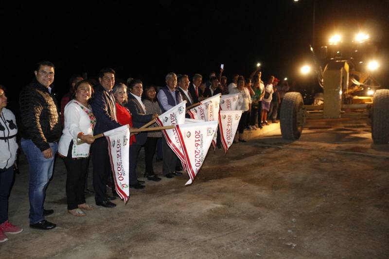 Tras acuerdo inicia la pavimentación hidráulica de la avenida Las Partidas en Tizayuca
