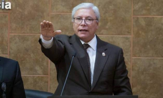 Jaime Bonilla rinde protesta como gobernador de Baja California, por cinco años