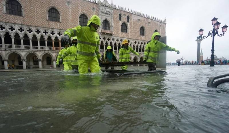 Venecia sufre inundación, la segunda más fuerte en su historia