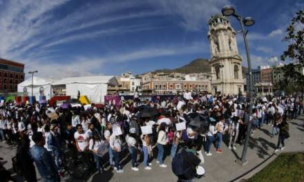 Marchan estudiantes de Pachuca  por desapariciones
