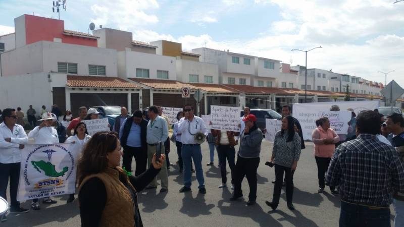 Agremiados del STSNS piden destitución del director del Hospital de Tulancingo