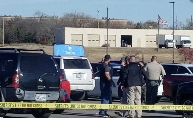 Tres personas murieron en tiroteo de Centro Comercial de Oklahoma