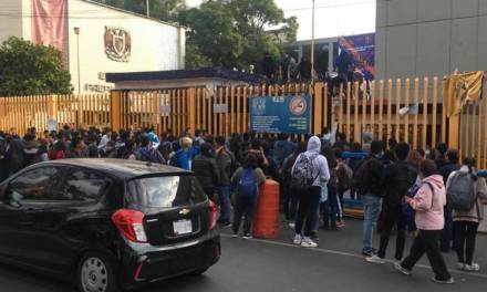 Jóvenes encapuchados toman la Prepa 8 de la UNAM; piden protocolos de seguridad