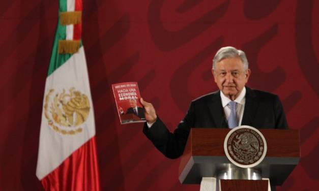 Anuncia Amlo su libro Hacia una economía moral